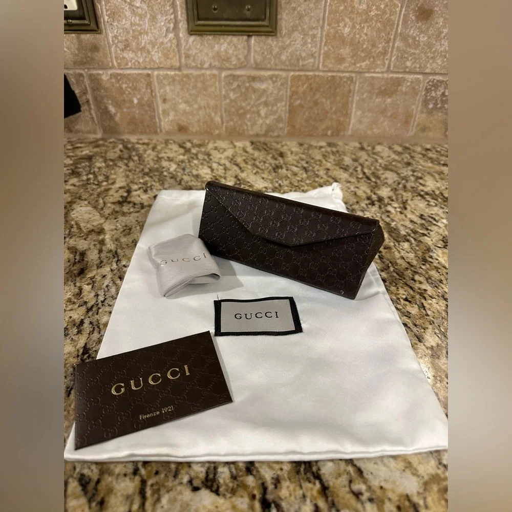 Gucci Brown Sunglasses Case, dust bag and lens wipes. **no glasses** - Picture 1 of 8